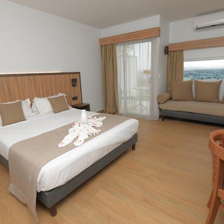 Carayou Hotel & Spa เลส์ทรัวส์-ซีเลต์ ภายนอก รูปภาพ