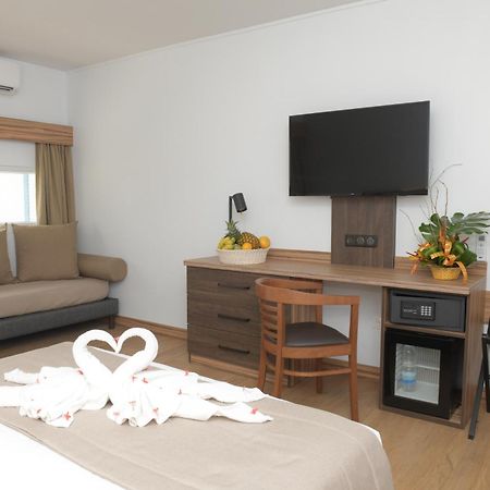 Carayou Hotel & Spa เลส์ทรัวส์-ซีเลต์ ภายนอก รูปภาพ